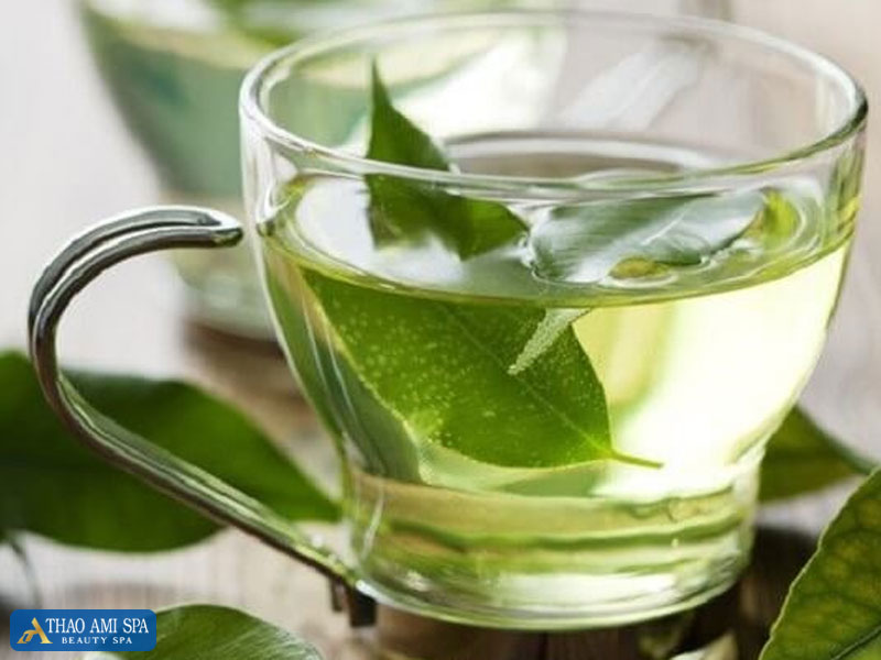 Uống trà xanh hàng ngày sẽ hạn chế được mụn nội tiết