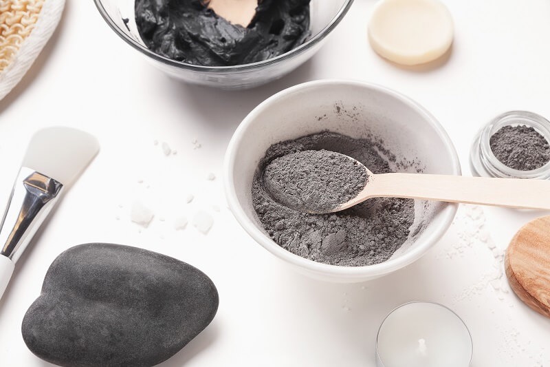 Than hoat tính trị mụn đầu đen