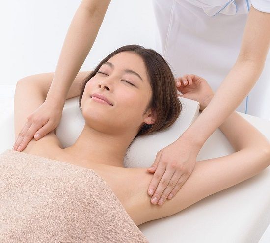 Trị thâm nách an toàn cho bà bầu